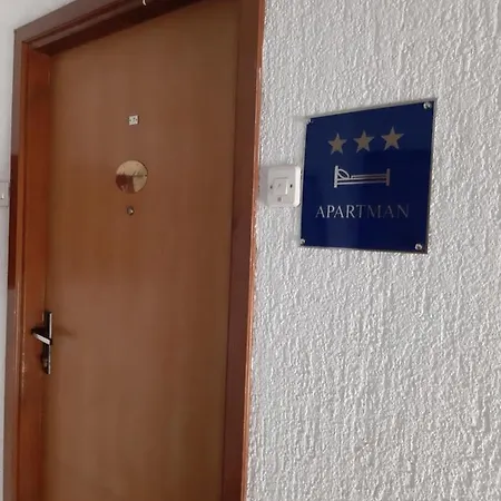 Chiara Apartman *